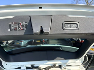 Volvo V60 2.0 T6 Recharge AWD R-Design / 360 camera / Panoramadak / Leder / head-up / Harman-Kardon / 29