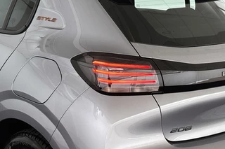 Peugeot 208 1.2 PureTech 75 Style / 19