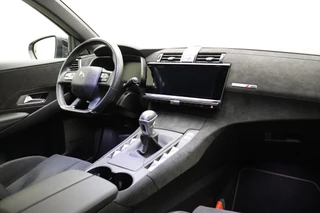 DS 7 Crossback 1.2 PureTech Performance Line 130 PK | Handgeschakeld | Alcantara bekleding | Camera | Parkeersensor | Navigatie | Cruise Control | Licht metalen velgen | 1e eigenaar / 16