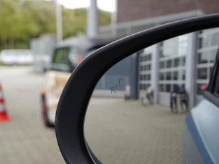 Leapmotor B10 Design ProMax 67.1 kWh | Wltp 434km | 750kg trekgewicht | Stoel en stuur verwarming | 360 graden camera | Lederen bekleding | Panoramadak | Led | Regensensor | Sfeerverlichting | Elektrisch verstelbare voorstoelen / 16