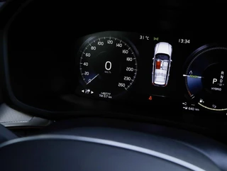Volvo V60 T8 Recharge AWD R-Design Pano | HarmanKardon | Ak. Glas | Trekhaak | Head Up / 11