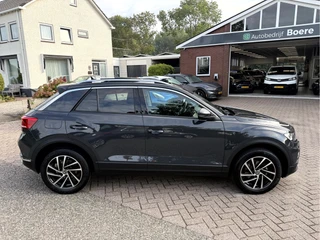 Volkswagen T-Roc 1.5 TSI Style Business  Panoramadak, Stoelverwarming, App Connect / 2