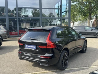 Volvo XC60 2.0 T6 Plug-in hybrid AWD Plus Black Edition LUCHTVERING | ELEK. TREKHAAK | STOEL + STOELVERWARMING | ACHTERBANK VERWARMD | HARMAN KARDON | RIJKLAAR | FABRIEKS GARANTIE T/M 7-2027 | PANO | / 15