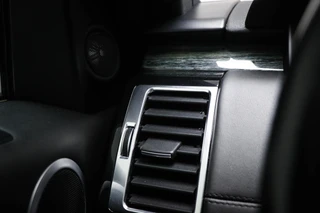 Land Rover Discovery 3.0 Si6 HSE Luxury 7p. | LUXURY PACK | STUURVERWARMING | ACHTERBANKVENTILATIE | MASSAGE | HEAD UP | 360 CAMERA | TREKHAAK / 45
