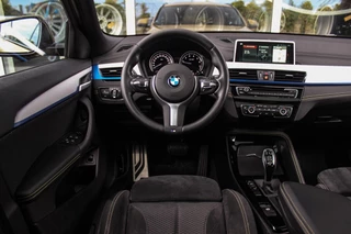 BMW X2 sDrive18i High Executive M-sport | 2e eigenaar | Driving Assistant | Panoramadak | 19 inch | Keyless entry | Head-up | Shadow line | HiFi audio | Stoelverwarming | Alcantara / 11