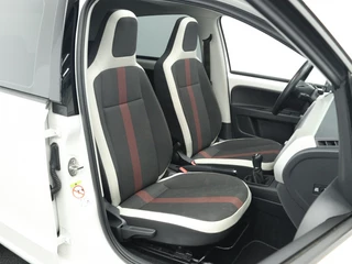 Volkswagen up! 1.0 BMT high-up! Panoramadak | Stoelverwarming | Climate control / 11