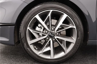 Kia Ceed 1.5 T-GDi DynamicPlusLine Automaat *DEMO* - Trekhaak - Navigatie - Stoel-/stuurverwarming - Cruise Control - Climate Control - Fabrieksgarantie tot 04-2032 / 14