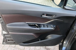 Toyota C-HR 1.8 HYBRID PREMIUM Stoel/stuurverwarming , Afn. Trekhaak / led. / 14