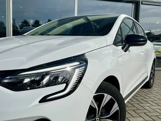Renault Clio 1.0 TCe 90 Evolution  | Lichtmetaal | Parkeersensoren | Dodehoek | Navigatie | Airco | Cruise Control | Chrome Pakket | Elektrische Ramen | Getint Glas | NL Auto | BTW Auto | Apple CarPlay/Android Auto / 16