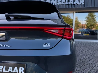 SEAT Leon 1.4 TSI eHybrid PHEV FR 204PK Trekhaak Camera Carplay ACC / 56