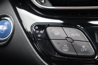 Toyota C-HR 1.8 HYBRID STYLE / 24