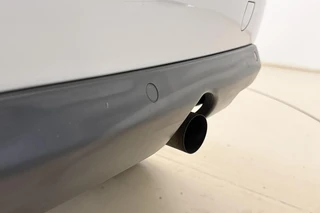 Citroen C3 1.2 82pk Exclusive | Zenith voorraam | Parkeersensoren | Cruise Control | Navi | Climate Control | Lichtmetalen velgen / 4