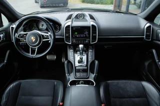 Porsche Cayenne 3.0 S E-Hybrid Platinum Edition Pano|Stoelverwarming|Bose| / 28