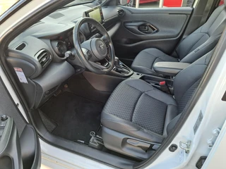 Toyota Yaris 1.5 Hybrid Executive DODEHOEK PARELMOER SPORTSTOELEN STOELVERWARMING PDC LED / 11