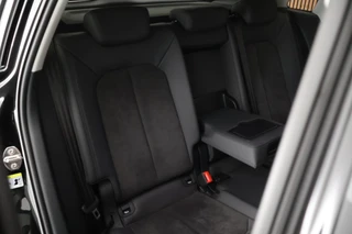 Audi Q3 35 TFSI 150pk Business Edition Trekhaak Camera Stoelverwarming LED Virtual Cockpit Navigatie Panoramadak / 35