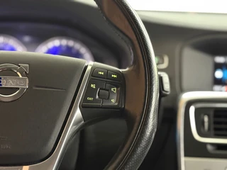Volvo V60 1.6 T4 R-Design | Navi | Trekhaak | 180PK | Winter Pack | High Performance Audio | Leder/Alcantara / 25