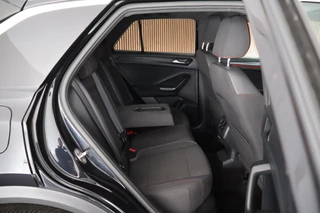 Volkswagen T-Roc 1.5 TSI 150pk R-Line Sport Camera Navigatie / 11