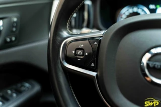 Volvo XC60 2.0 T8 Twin Engine AWD R-Design | Pano | Trekhaak zwenkbaar | Navi | Cam / 13