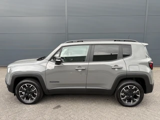 Jeep Renegade 4xe 240 Plug-in Hybrid Electric Trailhawk (Navigatie - LED - Keyless Entry - Parkeersensoren V+A - Automatische Airco - 4WD - 17" incl 4S - Dodehoek detectie) / 2