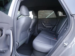 Leapmotor B05 ProMax Design 67.1 kWh | Op bestelling leverbaar | Panoramadak | Elektrisch verstelbare stoelen | Stuurwiel verwarming | Apple carplay/Android auto | Sfeerverlichting | Regensensor | Privacyglas | 19 inch lichtmetalen velgen / 13