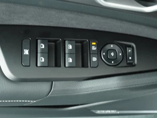 Kia Sportage 1.6 T-GDi Hybrid GT-PlusLine  - Stoel ventilatie - Stoel/Stuur verwarming - Head-up display - Matrix led koplampen - Adaptive cruise control - Electrische achterklep - Harman Kardon Speakers - Geheugen - Fabrieksgarantie t/m 19-09-2032 / 22