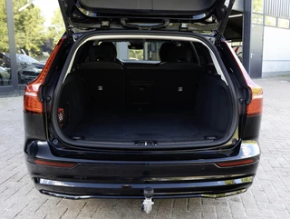 Volvo V60 T6 Plug-in Hybrid 350PK AWD Plus Dark / 6