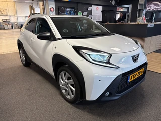 Toyota Aygo X 1.0 VVT-i MT Play /clima/stoelverw / camera/cruisec /pdc/apple/boeken / 5