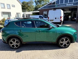 Alfa Romeo Tonale 1.5T Hybrid Edizione Business  NL.Auto, Panoramadak, Trekhaak / 2