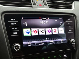 Škoda Octavia Combi 1.5 TSI Greentech Ambition Stoelverwarming | Navigatie | Parkeersensoren | Airco / 19