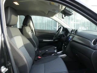 Suzuki Vitara 1.4 Boosterjet Smart Hybrid Select Nieuwe auto! € 1.850,- korting. 10 jAAR GARANTIE! Apple Carpl/Andr Auto, Cruise & Climate Control, Camera / 9