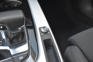 Audi A4 Limousine 35 TFSI Advanced Edition / 32