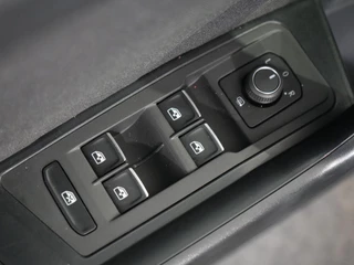Volkswagen T-Roc 1.0 TSI Style | Camera | Carplay | ACC | Navi | / 28