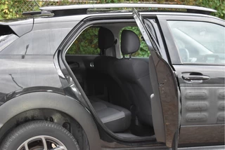 Citroën C4 Cactus 1.2 PureTech Shine Airbump Blackline  | NL-Auto | Nav | Cruise Control | PDC achter | LM-Velgen allweather | NAP | Distributie vervangen / 12