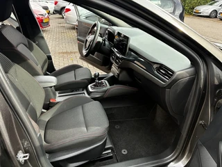 Ford Focus 1.0 EcoBoost Hybrid ST Line X / 15