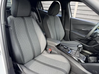 Peugeot 2008 Allure 1.2 PureTech 100PK Navigatie, Parkeersensoren, Keyless, Apple Carplay, Android Auto / 13