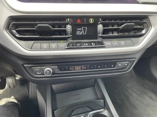 BMW 1 Serie 118i Executive / 17