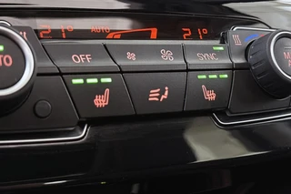 BMW X1 sDrive18i Executive Sport Line Panoramadak Trekhaak Groot Navi Stoelverwarming / 24