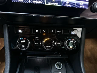 Skoda Superb Combi 1.5 TSI 150pk DSG ACT Business Edition Adaptive Cruise Navigatie DAB+ App-Connect / 20