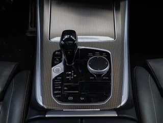 BMW X5 M50i 530pk | Achterasbesturing | Laser | ACC | Sky Lounge | Grigrio Telesto / 28