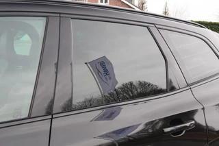 Volvo XC60 T6 Recharge AWD R-Design | Stoelverwarming | Parkeercamera | Panoramadak | Memorystoel | Keyless / 8