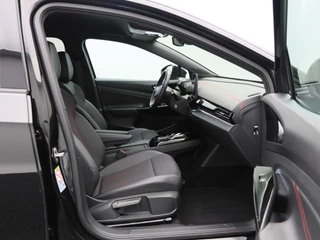 Volkswagen ID.5 GTX 77 kWh 299 Pk | Stoel/Stuur Verwarming | 360° Camera | Adaptive Cruise | CarPlay | Navigatie | 20 Inch | 67.619 Km !! / 38