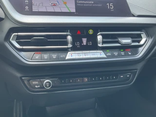 BMW 2 Serie Gran Coupé M235 306pk xDrive HUD Adapt.Cruise Pano.dak Harman/Kardon Memory Orig.NL / 33