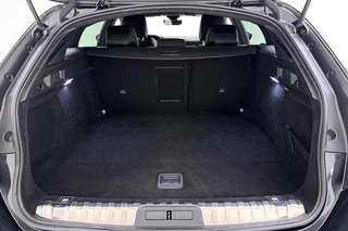Peugeot 508 SW 1.2 PureTech GT | Achteruitrijcamera | Parkeersensoren | Full-map Navigatie | Climate control | Adaptive Cruise control | Stuurbediening | Inklapbare trekhaak | Parkeersensoren voor/achter | Verwarmde voorstoelen | Dakrails | Keyless entry | Lane-keeping system / 11