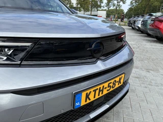 Opel Mokka Electric GS 54 kWh | Climate control | Navigatie | Verwarmbaar stuur | Elektrisch Pakket | Camera | Parkpilot | 18" LM-Velgen | Parkpilot / 12