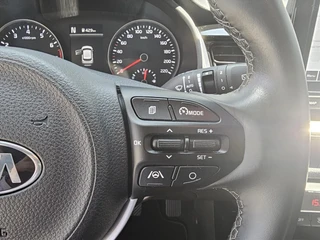 KIA Stonic 1.0 100pk DynamicPlusLine I Navi I Clima I PDC voor + achter / 12