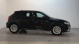 Audi A1 citycarver 25 TFSI epic Parkeersensoren Climate Control Navigatie Cruise Control / 7