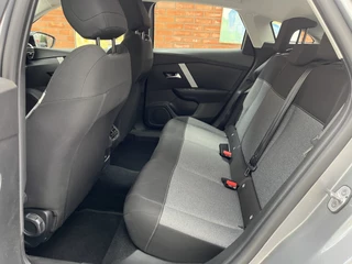 Citroën C4 Puretech 100 Feel  | Camera achter | Navigatie | Climate Control | Cruise Control | Carplay/Android Auto | / 9