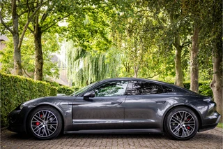 Porsche Taycan 4S Performance 93 kWh Vierwielbesturing Innodrive Matrix Bose / 4