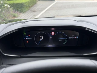 Peugeot 208 Allure 1.2 Hybrid 110PK e-DCS6 Automaat Navigatie, Rondomzichtcamera, Climate Control, Cruise Control, Parkeersensoren / 17