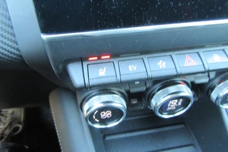Renault Captur 1.6 E-Tech Plug-in Hybrid 160 R.S. Line Navi, Camera, Stoelverw. / 17